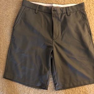 Men’s golf shorts NWOT